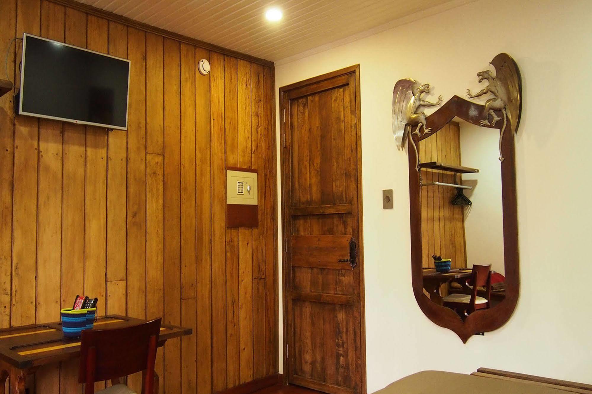 Acomodação com café da manhã  Bogota Bed & Breakfast Inn 3*